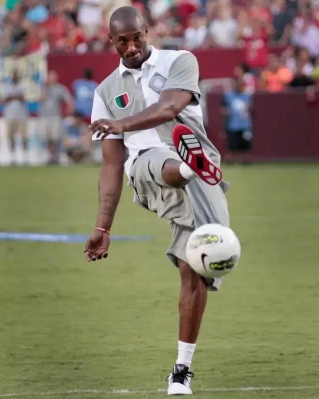 英超夺冠赔率：利物浦1.06超低赔似夺冠在即（英超争冠赔率：利物浦1.06超低，冠军近在咫尺）