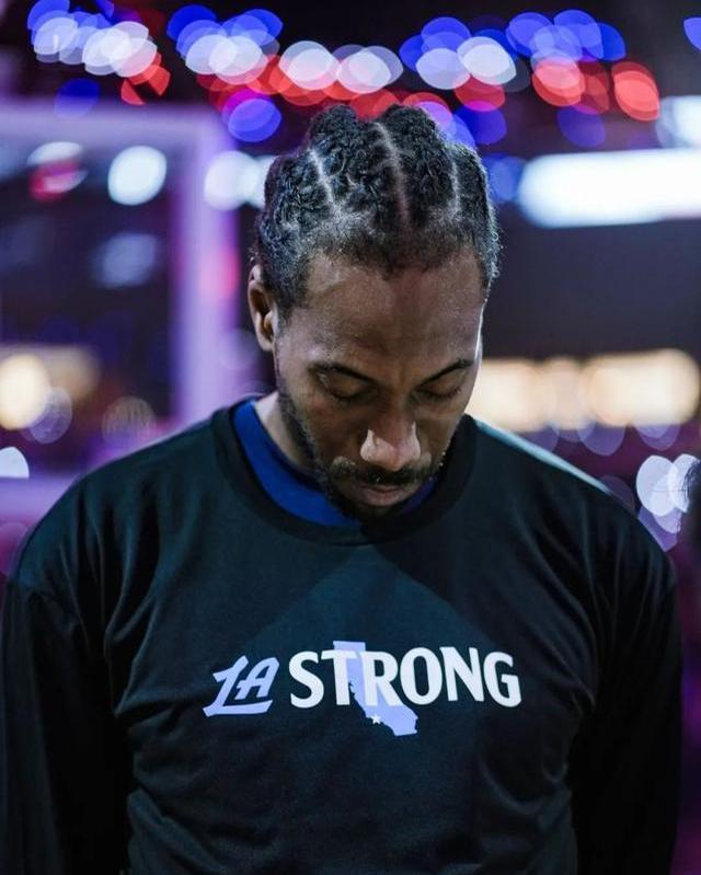 詹姆斯拒绝采访：赛后第一时间沮丧离场 正负值-33连创耻辱纪录（詹姆斯赛后第一时间黯然退场并拒采，正负值-33再创尴尬纪录）