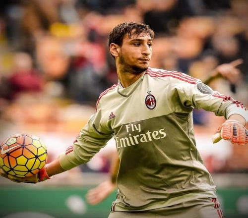 每体：对阵马竞，弗里克考虑再次启用赫拉德-马丁踢中后卫（每体：战马竞，弗里克或再启用赫拉德-马丁出任中卫）