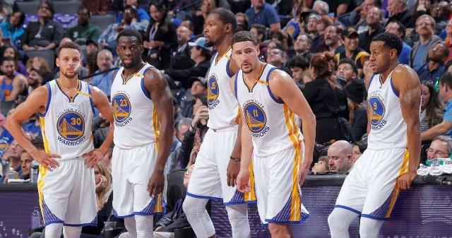 路易斯-迪亚斯本赛季德甲3次单场传射，同期五大联赛并列第一（德甲本赛季路易斯-迪亚斯已3场完成传射，同期五大联赛并列第一）