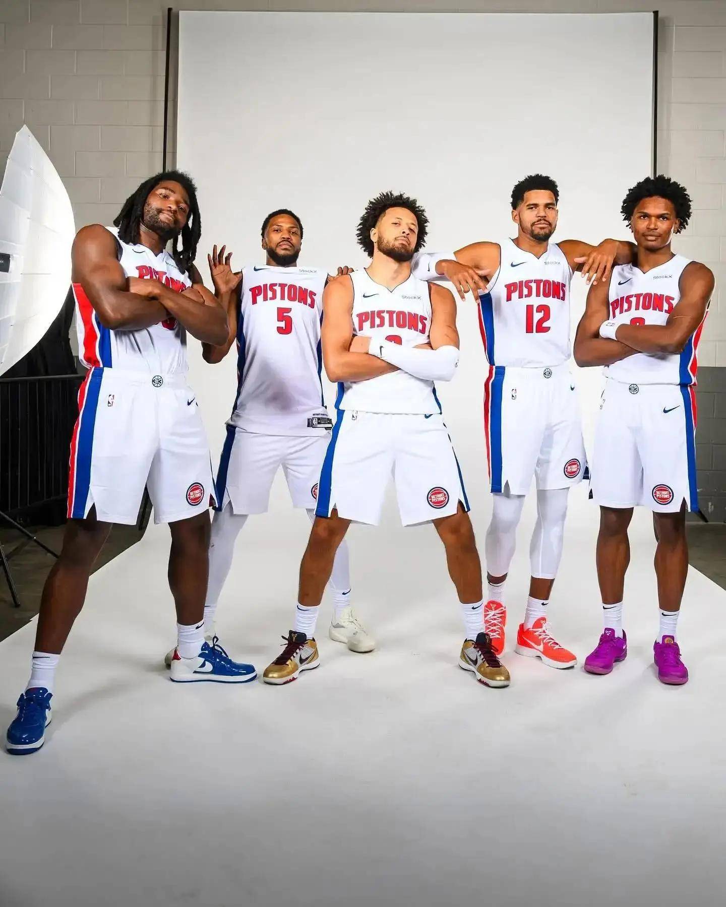 科莫主席：皇马有权回购尼科-帕斯，我们想尽可能长久留住他（科莫主席：皇马握有尼科-帕斯回购条款，我们力争让他尽可能久地留队）