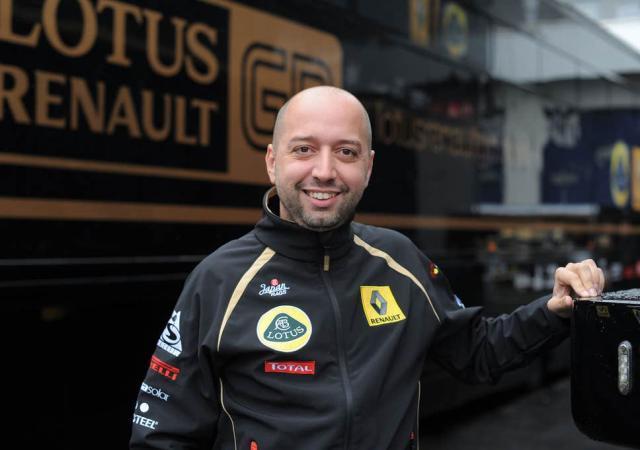 要翻盘？布里奇斯反击转身后仰中投2+0 尼克斯末节11-2反超！（逆转在望？布里奇斯快攻转身后仰命中，尼克斯末节11-2实现反超！）