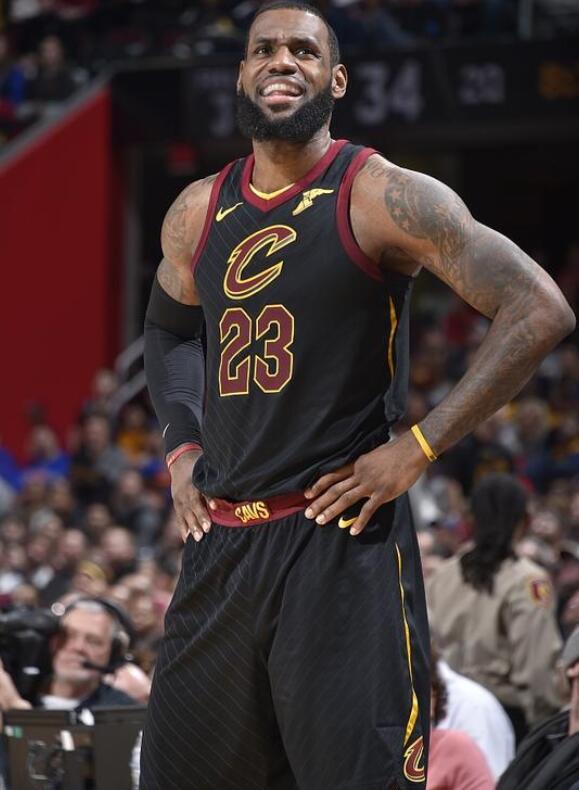 沪媒谈海港亚冠失利：能上的都上了，用尽全力仍是一声叹息（沪媒评海港亚冠出局：能上尽上，拼到最后仍是无奈叹息）