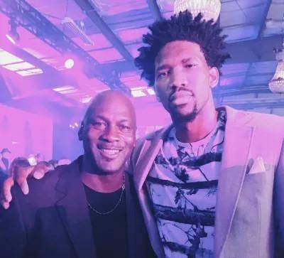 萨拉赫与克洛普去年争吵瞬间回顾（重温萨拉赫与克洛普去年的冲突瞬间）